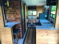 Custom 25 Hadlee Houseboat