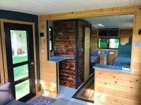 Custom 25 Hadlee Houseboat