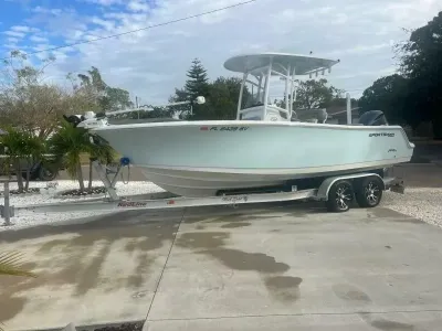 Sportsman 232 Platinum Center Console 