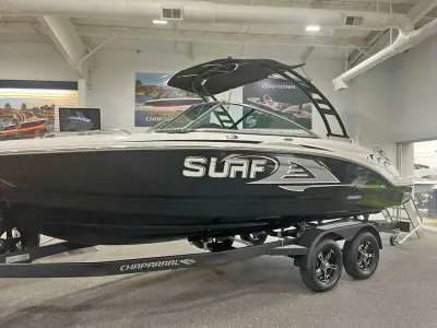 Chaparral 23 surf 