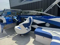 Glastron Gt225