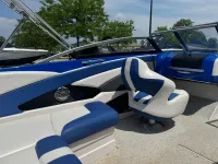 Glastron Gt225