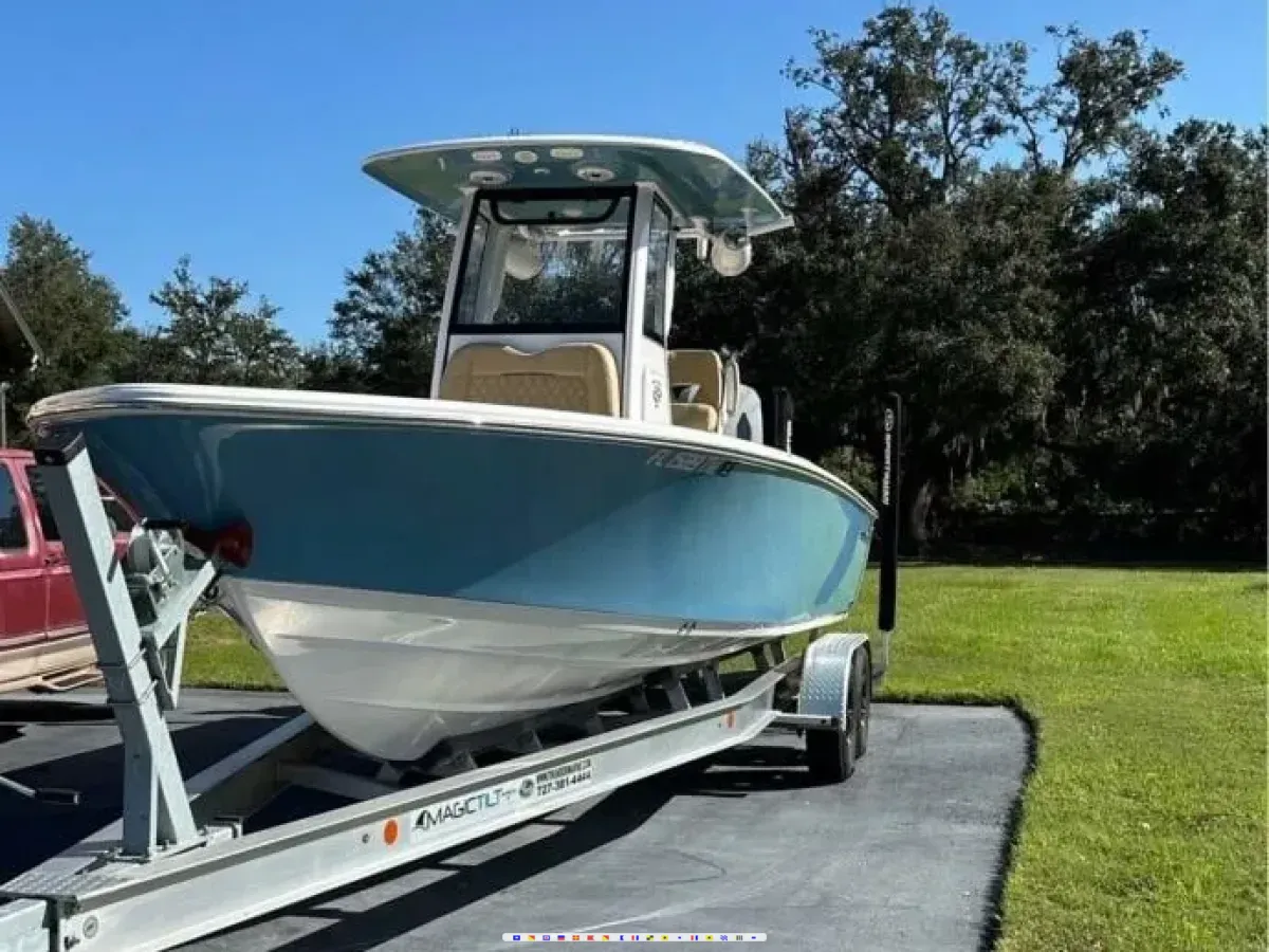 Sportsman Masters 267 Bay Boat 