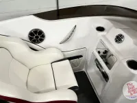 Nordic 26 deck boat