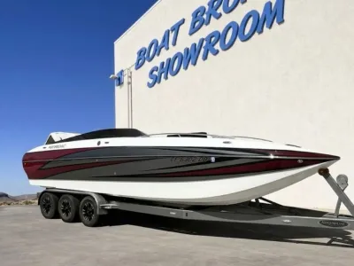 Nordic 26 deck boat 