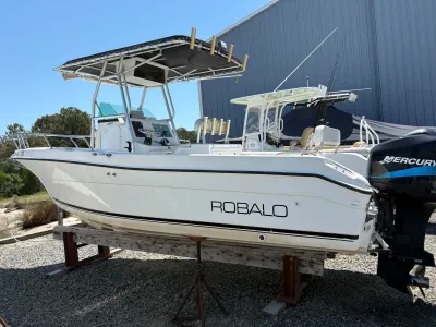 Robalo 2220 