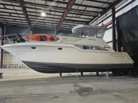 Cruisers Express Bridge 4280 