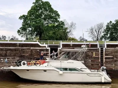 Cruisers Express Bridge 4280 