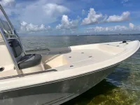 Bulls Bay 2000 center console