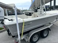Bulls Bay 2000 center console 