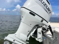 Bulls Bay 2000 center console