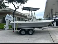 Bulls Bay 2000 center console 