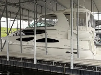 Cruisers 455 Express Motor Yacht Hard-Top 