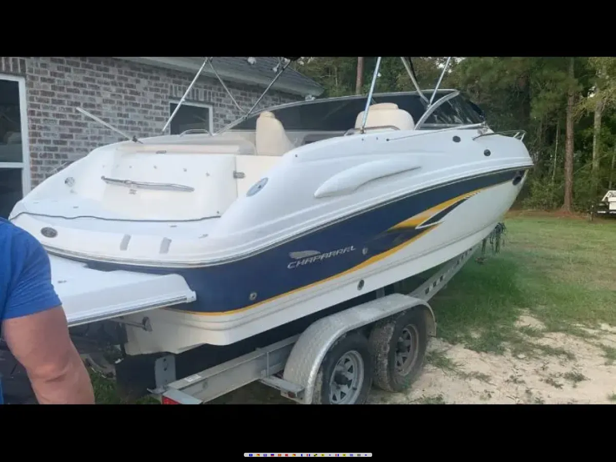 Chaparral 235 ssi  