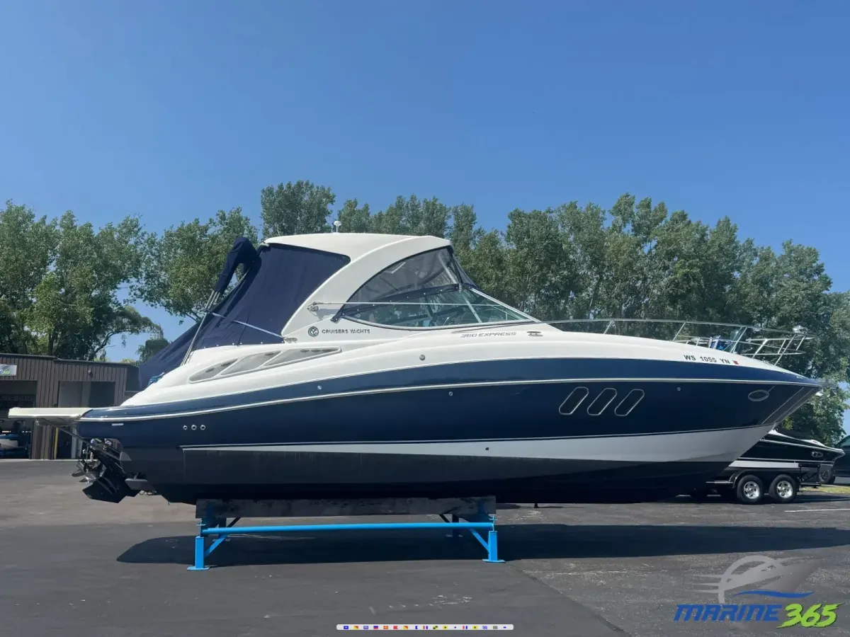 Cruisers 350 Express 