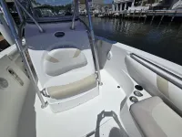 Boston Whaler Outrage 270 