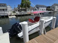 Boston Whaler Outrage 270 