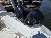Boston Whaler Outrage 270 