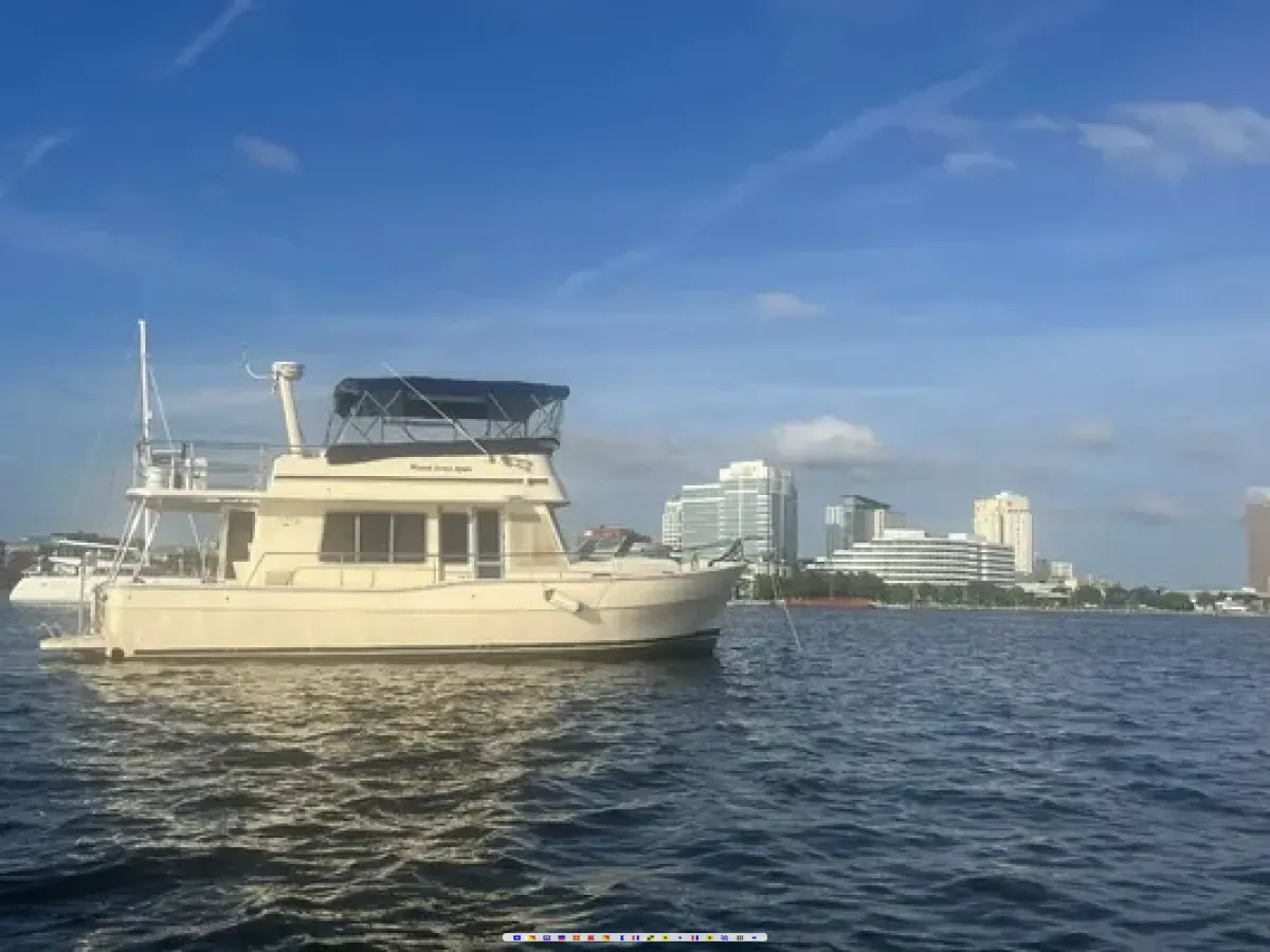 Mainship 400 Trawler 