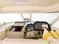 Sea Ray 390 Motor Yacht