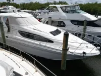 Sea Ray 390 Motor Yacht 