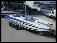 Magic 28 deckboat 