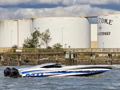MTI 39’ Supercat Light 