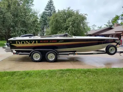 Donzi Classic Black Hawk 