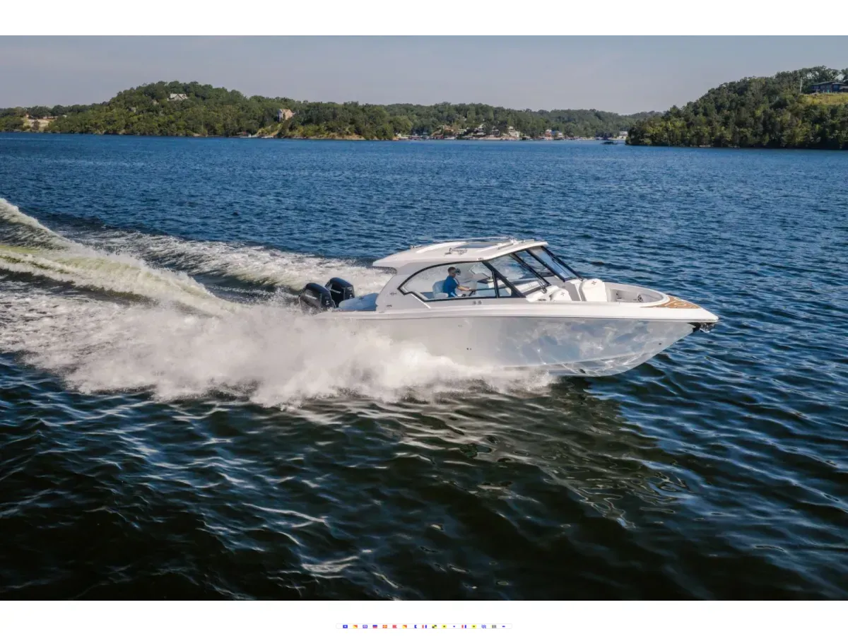 Fountain Center Console 39 dx 