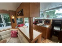 Mainship 430 3 Stateroom Trawler