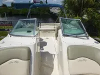 Sea Ray Sundancer Sundeck