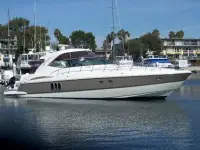 Cruisers 52' Cruisers 520 Express 