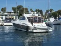 Cruisers 52' Cruisers 520 Express 