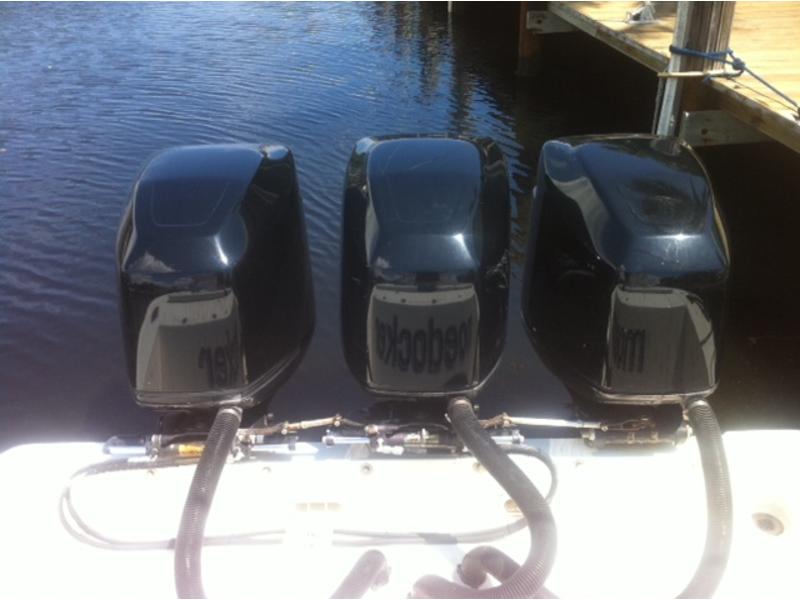 2000 Midnight Express Center Console powerboat for sale in Florida