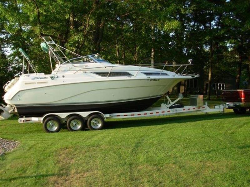 1994 Cruisers Inc 2670 powerboat for sale in Wisconsin