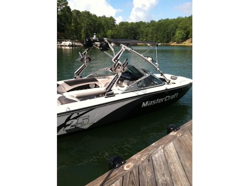 2011 Mastercraft x25 SS powerboat for sale in Alabama