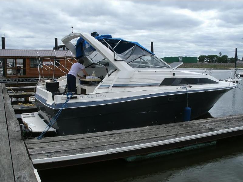 1986 Bayliner 2850 Contessa Powerboat For Sale In Iowa 1986-bayliner-2850-contessa-powerboat-for-sale-in-iowa