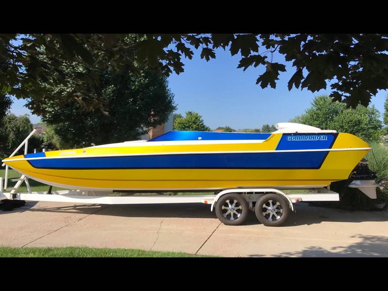 2004-commander-cat-powerboat-for-sale-in-ohio