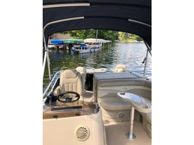 2015 Bennington SX 20 Pontoon powerboat for sale in Indiana