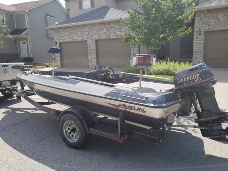 1989 Javelin 356 powerboat for sale in Kansas