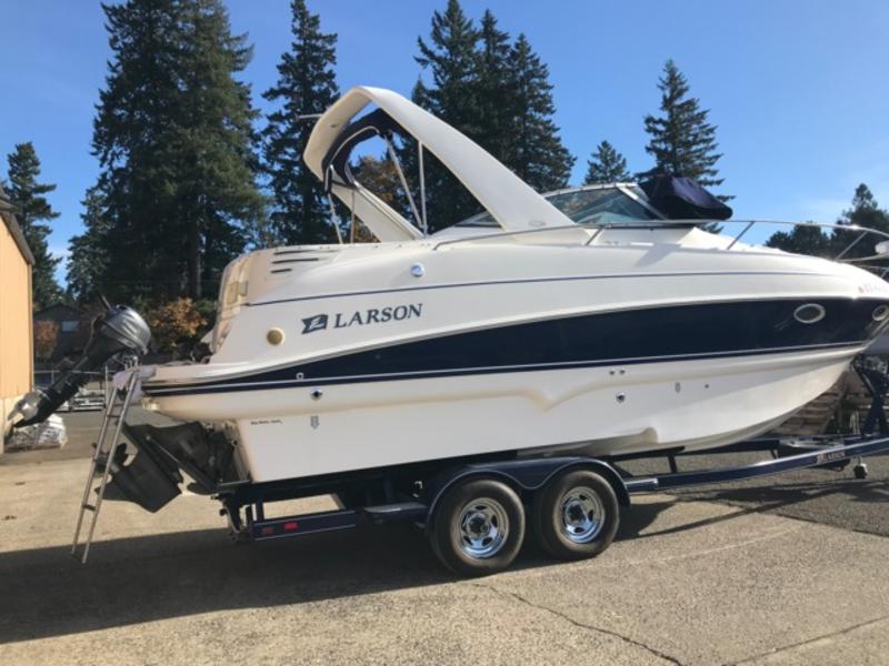 2006-larson-cabrio-274-powerboat-for-sale-in-oregon