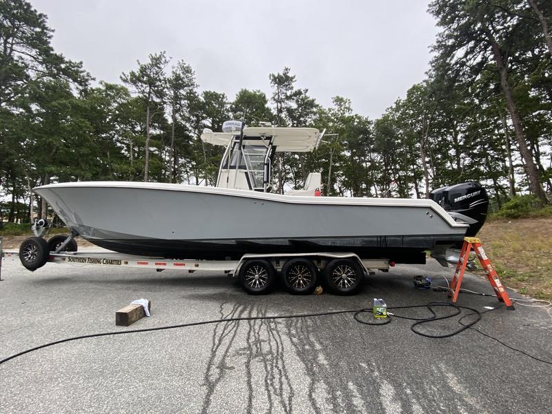2008 Invincible 33 powerboat for sale in Massachusetts