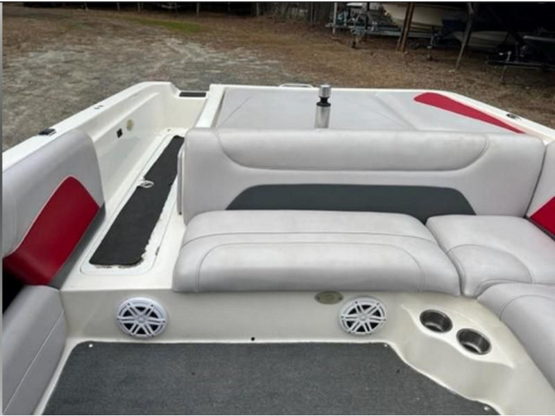 2003-centurion-avalanche-powerboat-for-sale-in-georgia